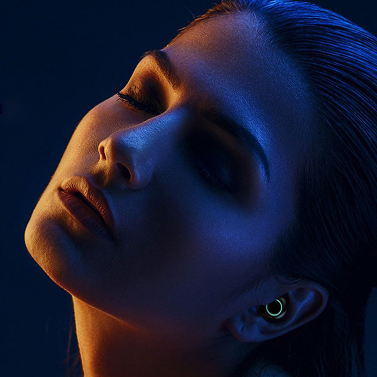 true twin 2 in 1 wireless headphones with phone charger